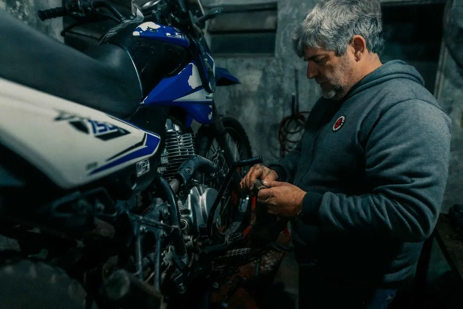 Révision moto : ce qu'on peut vraiment faire soi-même
